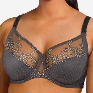 Chantelle Underwired three sections full cup bra Instants